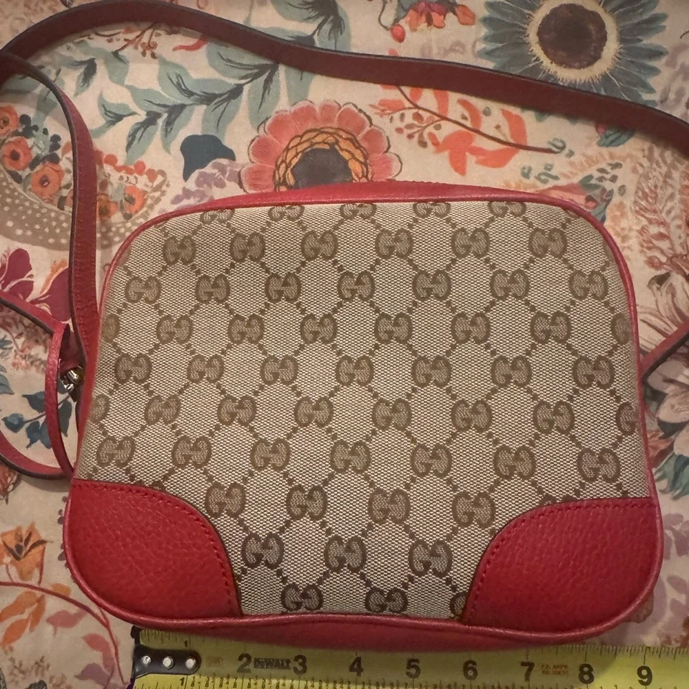 Gucci Beige GG Canvas Crossbody Bag with Red Leather Trim - Picture 1 of 10